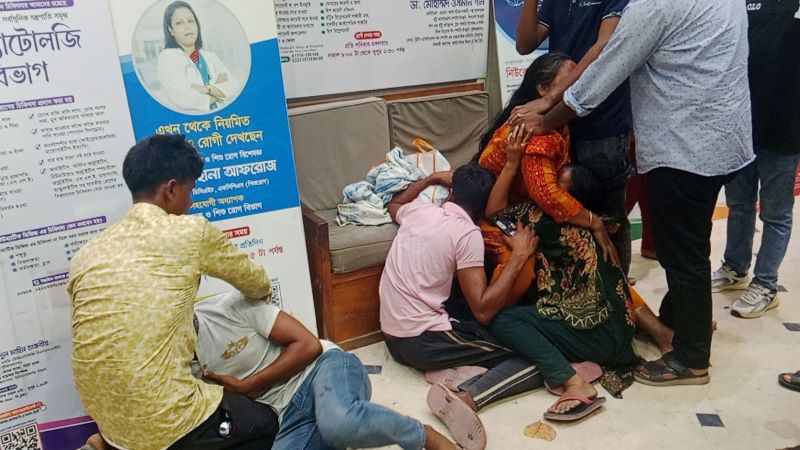 নাতনিকে ইভটিজিং, প্রতিবাদ করায় নানাকে কুপিয়ে খুন